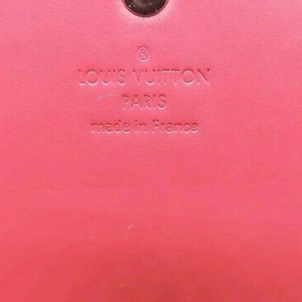 Louis Vuitton Sara Wallet, Portefeuille M90313 Hot pink Monogram Vernis Ts2136